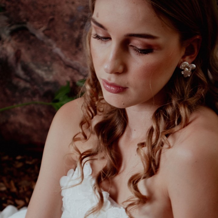 Sunbird Pearl Earrings - Image 6