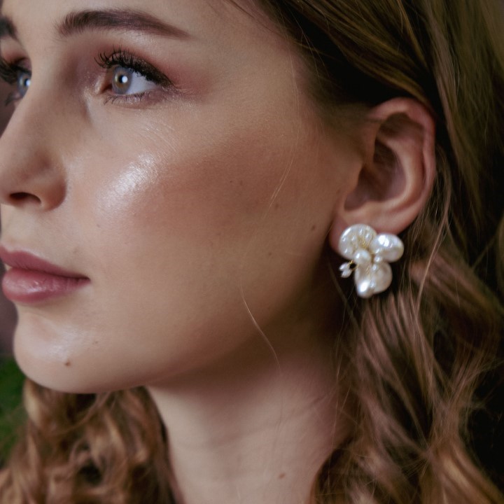 Sunbird Pearl Earrings - Image 5