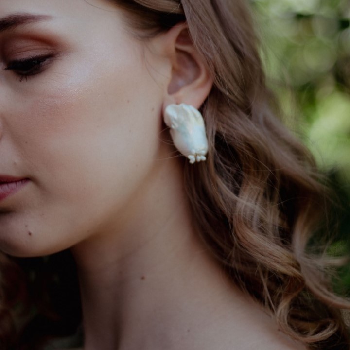 Rainy Night Pearl Earrings - Image 2