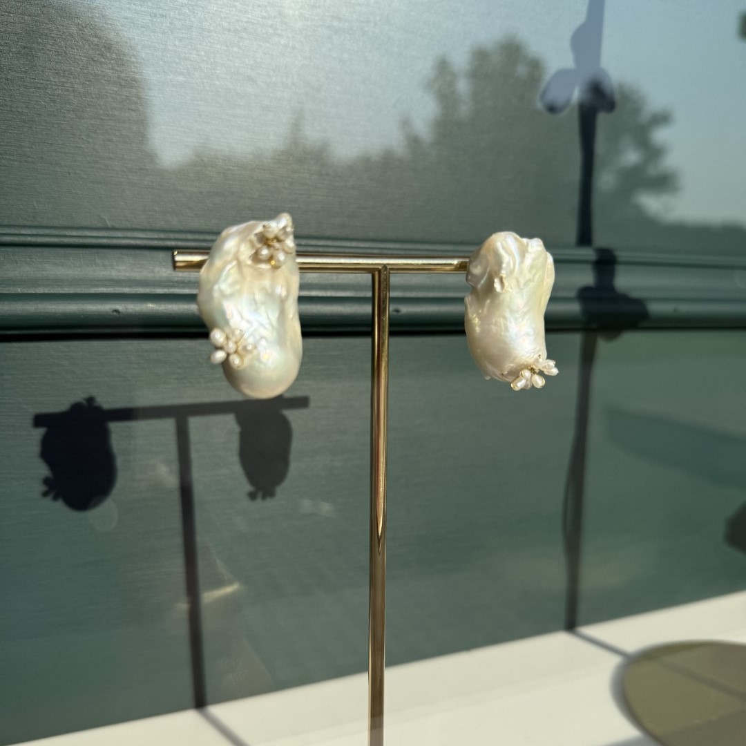 Rainy Night Pearl Earrings