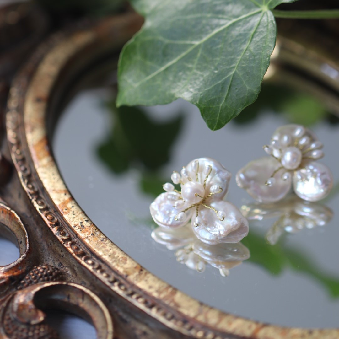 Sunbird Pearl Earrings - Image 2